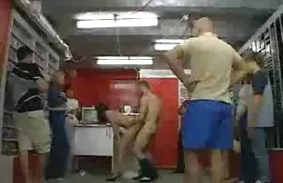 Suspendu et se faire baiser dur film complet porno