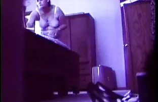Bandes de marina dans une pièce film porno x américain en bois
