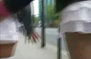 Une blonde séduisante enfonce un énorme gode dans film x francais et gratuit la chatte